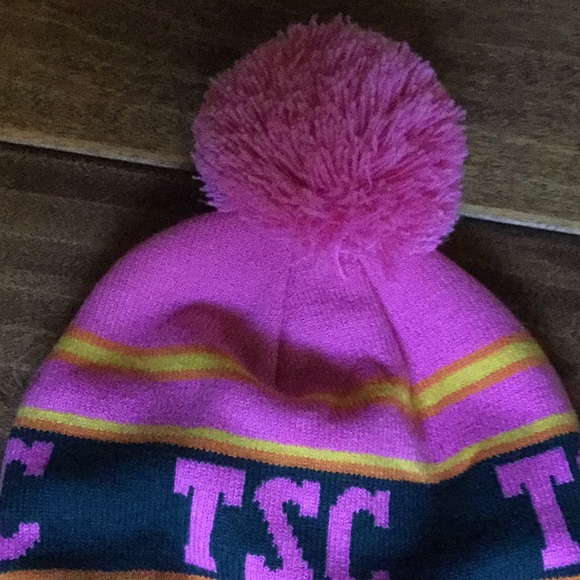 Tractor supply pink pom pom beanie stocking hat rodeo roper barrel horse barn - Picture 2 of 5
